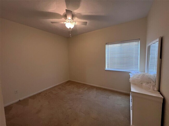 Building Photo - 406 Price Dr