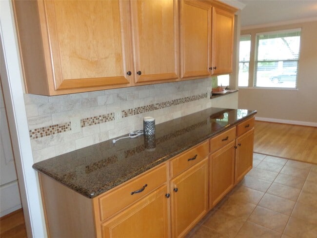 Building Photo - 1551 Hewitt Dr