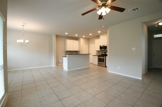 Building Photo - 104 Camelot Pl Ct