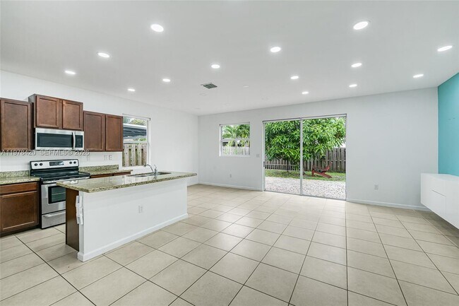 Building Photo - 11863 SW 253 ST