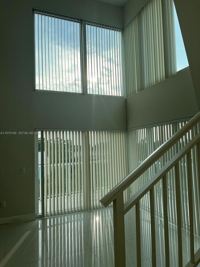 Building Photo - 1650 Brickell Ave