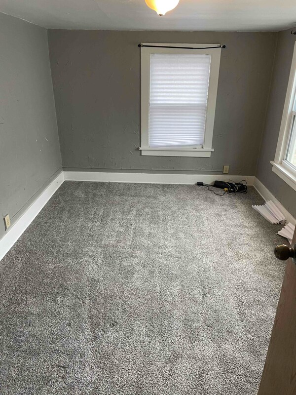 Building Photo - 314 E Cherry St