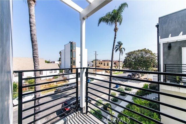 Building Photo - 5018 Pickford St