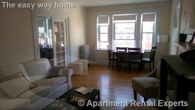 Building Photo - 14 Centre St