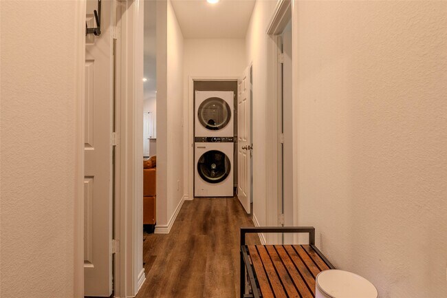 Building Photo - 824 Stoney Pt Ln