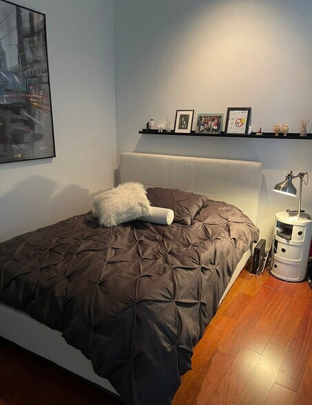 Building Photo - 949 NW Overton St