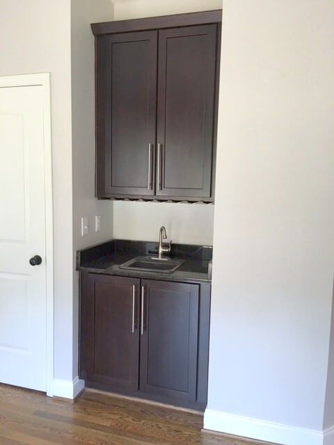 Building Photo - 5 Robert de Brus Cir