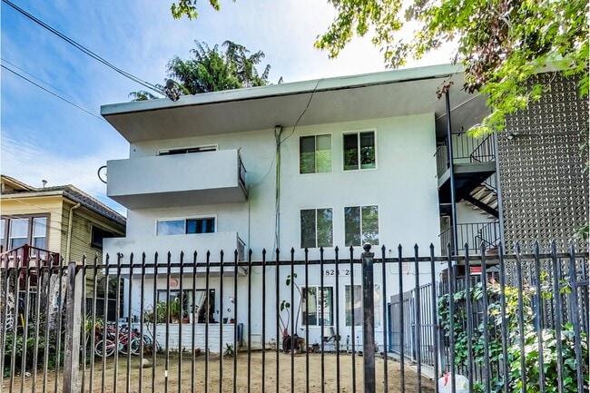 Building Photo - 1828 28th Avenue