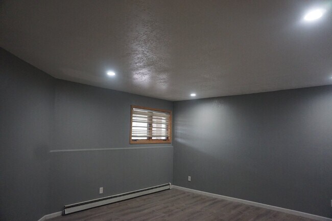 Building Photo - Great Duplex in Bailey!