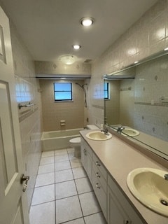 Second bathroom - 3005 Enisglen Dr