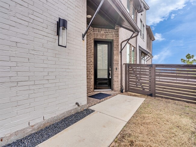 Building Photo - 19707 Curved Steel Dr