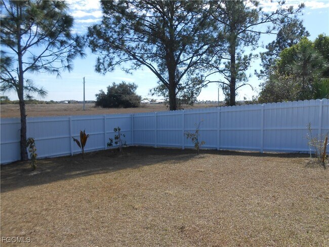 Building Photo - 6033 Kumquat Cir