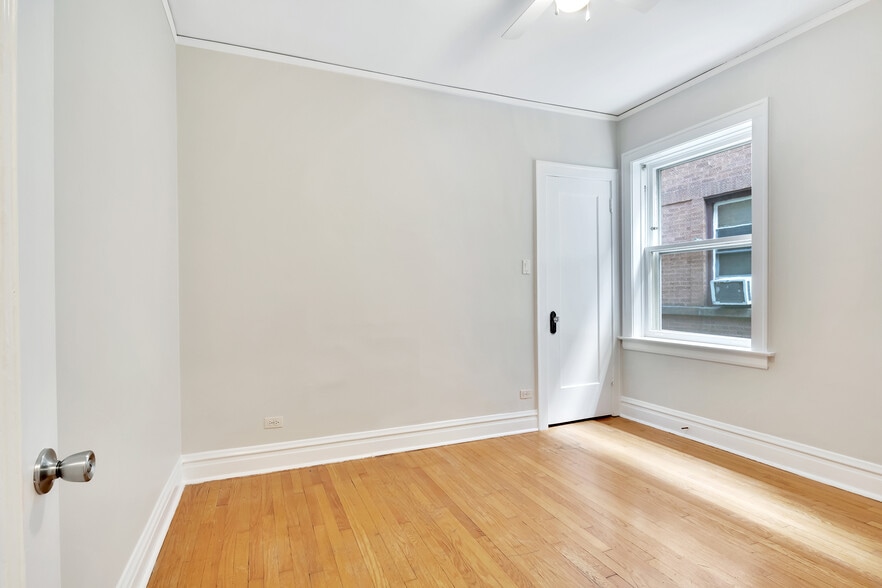 Building Photo - 5658 N Campbell Ave