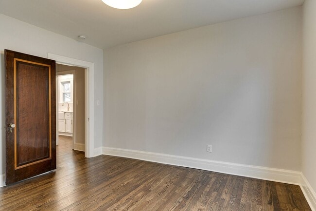 Building Photo - Charming Renovated East Nashville Home wit...