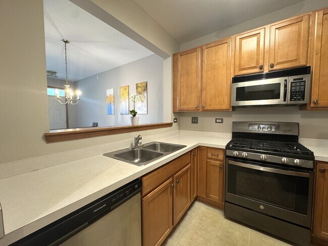 Building Photo - 2460 Georgetown Cir