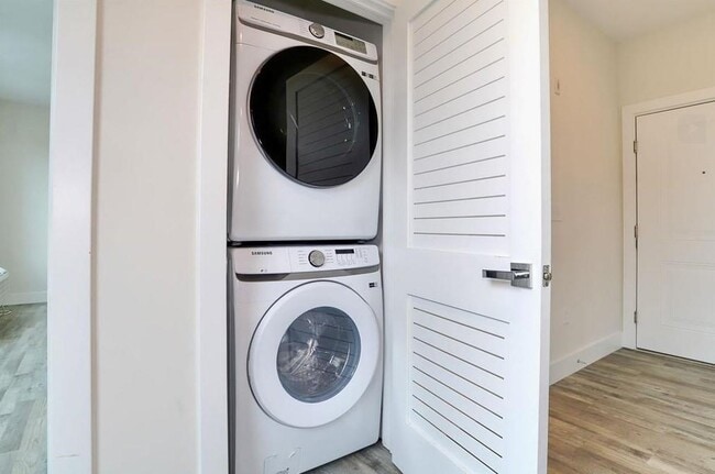 Building Photo - 140 Avenue B