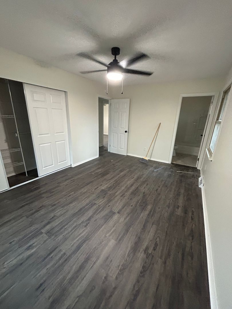 Building Photo - 3700 Cairnbrook Ct