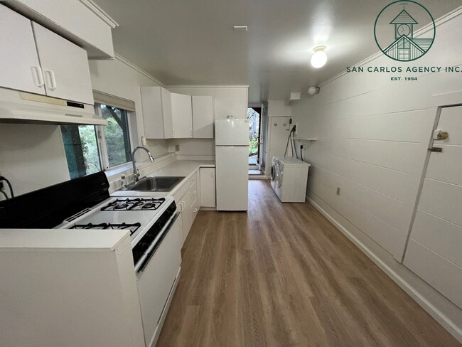 Building Photo - Updated & Spacious Four Bedroom Home in Peaceful Carmel Location