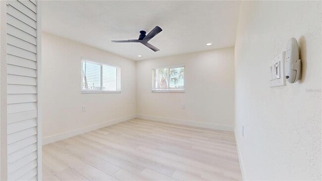 Building Photo - 6380 3rd Palm Point