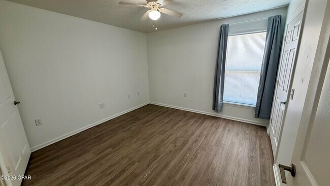 Building Photo - 9117 Laird St