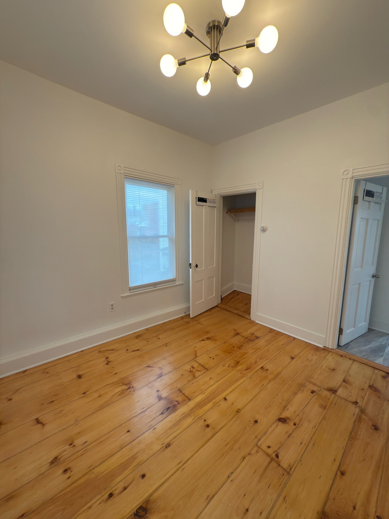 Building Photo - 1058 Forest Ave