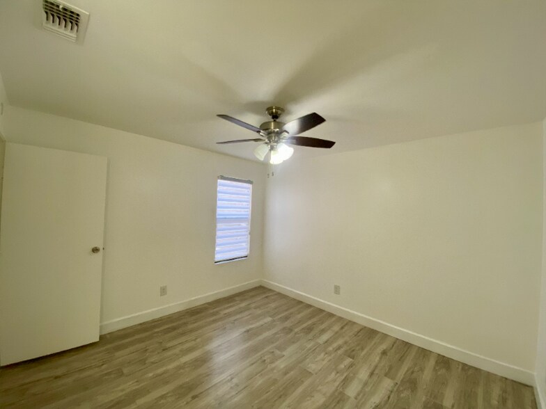 Building Photo - 1400 Gandy Blvd N