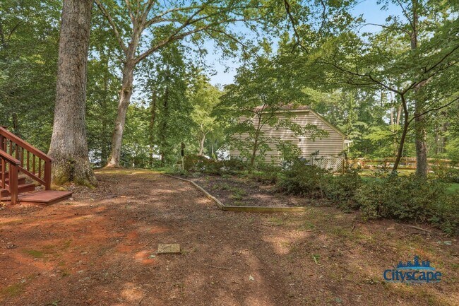 Building Photo - Swanky Brandermill Contemporary Home available NOW