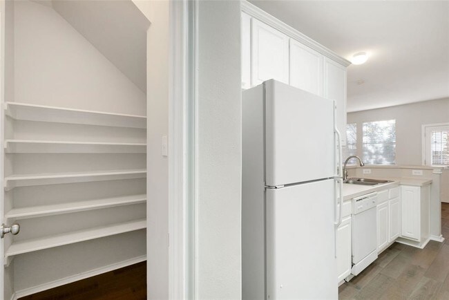 Building Photo - 123 N Camellia Grove Cir
