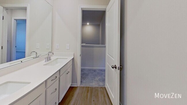 Building Photo - 12 Fernhill Ln