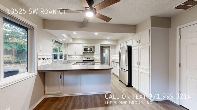 Building Photo - 13525 SW Roan Ct