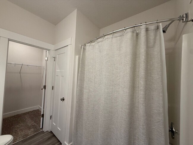 Building Photo - 6124 Cherry Hill Cir