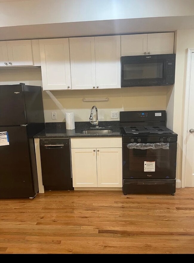 Building Photo - 1141 Owen Pl NE