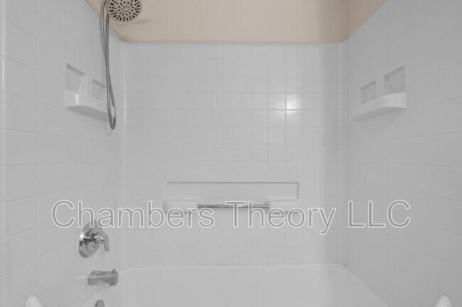 Building Photo - 3101 N Hampton Dr