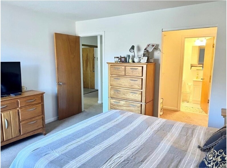 bedroom - 951 High Path Rd