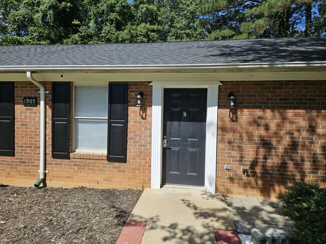 Building Photo - 1905 Peach Creek Ct