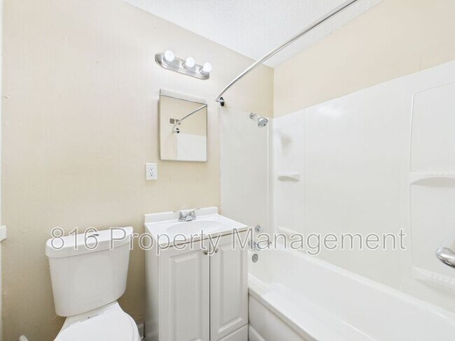 Building Photo - 6104 E 152 Terrace