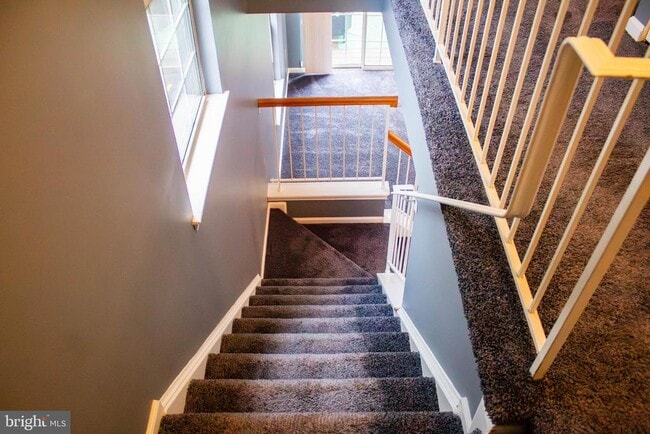 Building Photo - 2095 Pawlet Dr