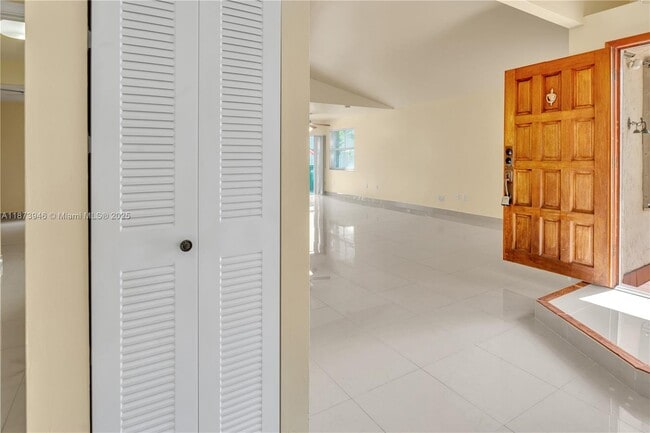 Building Photo - 6427 SW 132nd Ct Cir