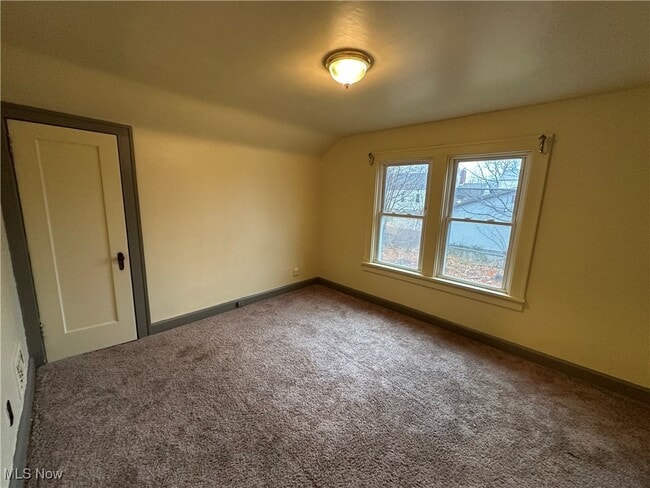 Building Photo - 70 Clifton Dr