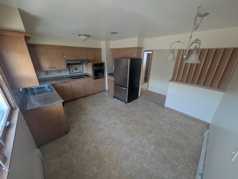 Building Photo - 3759 S 58th St