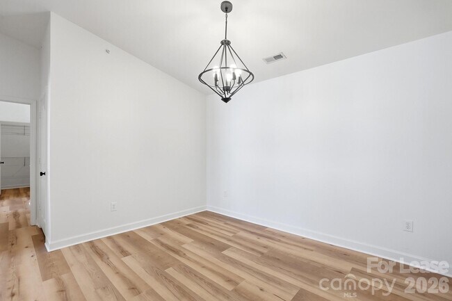 Building Photo - 17122 Red Feather Dr