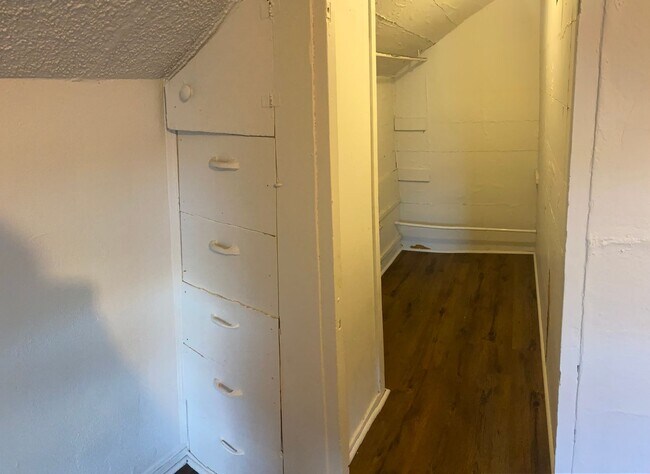 Building Photo - 3bed/1bath house on Homedale Rd.