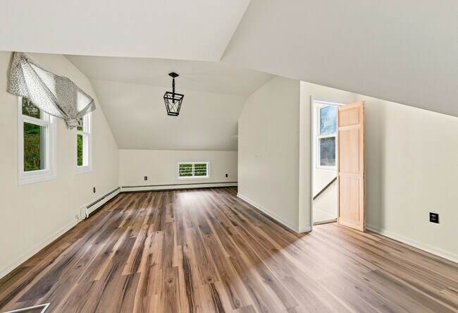 Building Photo - 8 McCroy Dr