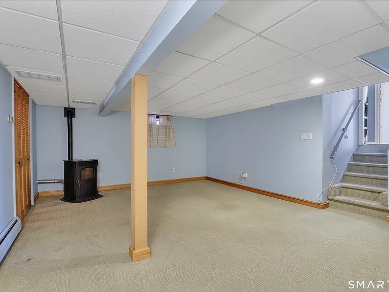 Building Photo - 20 Hill Farm Rd