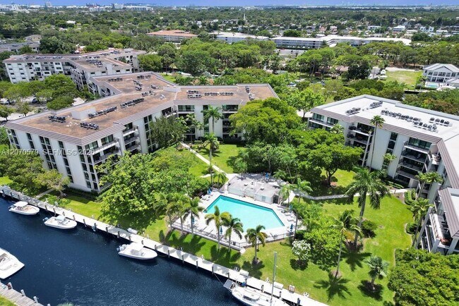 Building Photo - 1101 River Reach Dr