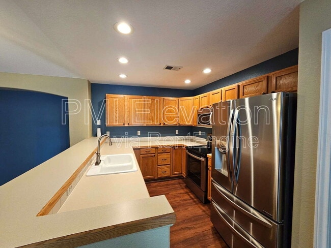 Building Photo - 6697 S Forest Way