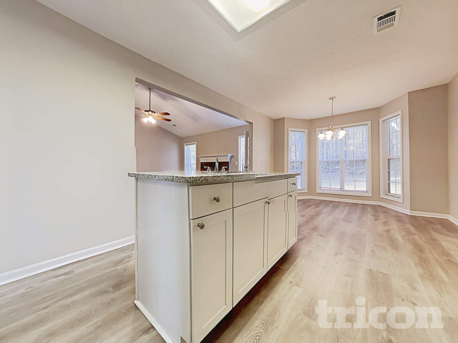 Building Photo - 1607 Amalie Dr