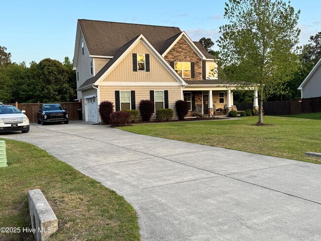 Building Photo - 417 Wolfe Ln