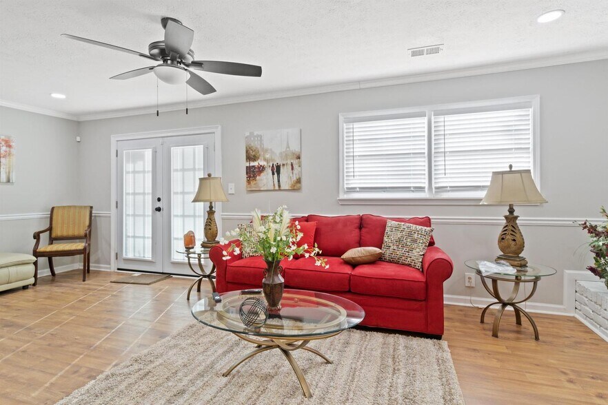 Building Photo - Bright, Spacious Stone Mountain Residence ...