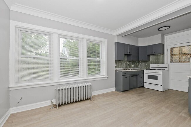 Interior Photo - 7956 S Normal Ave
